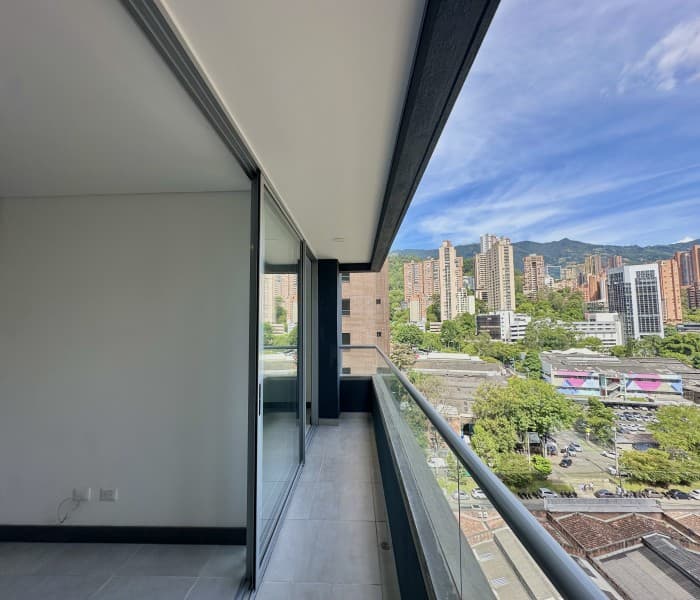 Apartment for Sale in the Ciudad del Río Area, Poblado—La Riviere Complex