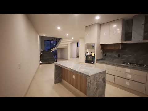 Casa con 4 recámaras en 3 niveles y Roof Garden en Mayorca