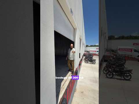 300-square-meter commercial warehouse with a fully equipped office in Playa del Carmen