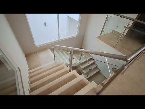 Casa con 4 Recámaras con Baño y Vestidor, Terraza con asador y cuarto de servicio