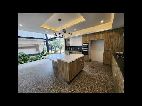 Casa Venta Club de Golf Tres Marías de Primer Nivel a 7 minutos del Centro Comercial Las Américas