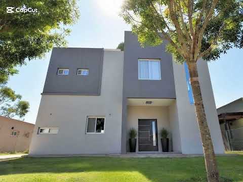 4-Bedroom House for Sale on an Interior Lot in the Santo Tomas Neighborhood - Pilar