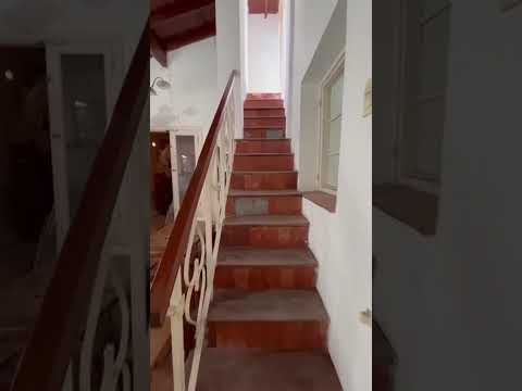 5-room house for sale, Victoria—needs renovation