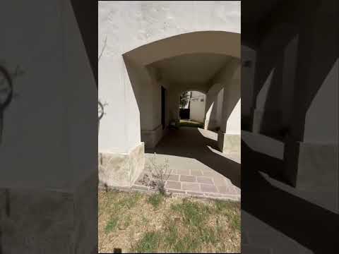 Casa con 3 Recámaras y terreno excedente frente a la casa club en Mayorazgo La Rioja