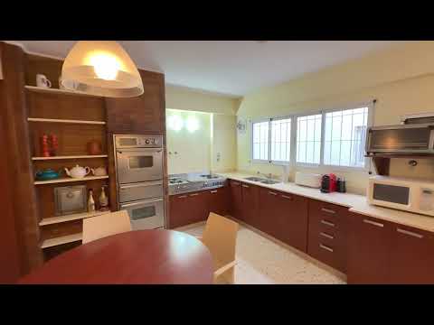Apartment for sale in Belgrano R: 4 bedrooms plus a utility room and garage