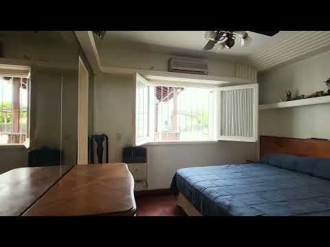 6-Room House for Sale in Saavedra with a Park and Pool