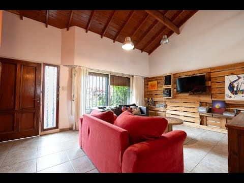 House for Sale in Florida: 6 Rooms with a Garden