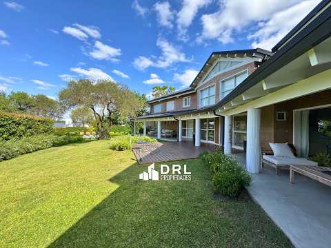 House for Sale in Lomas de la Carolina