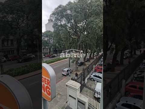 Office Building. Excellent commercial location. Facing Artigas Boulevard.