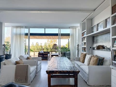 Stunning penthouse with a 70 m2 terrace, amenities, and security