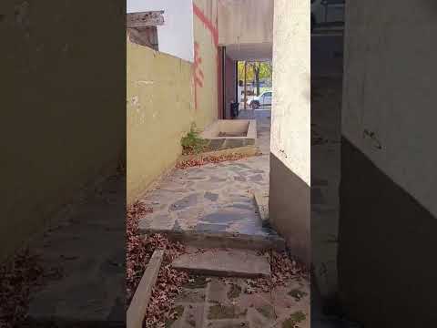 4-room house for sale, in need of renovation, in downtown Escobar