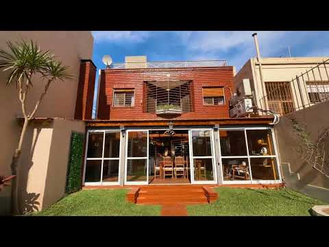 House on its own lot with a heated pool and 2 garage spaces in Agronomia for sale
