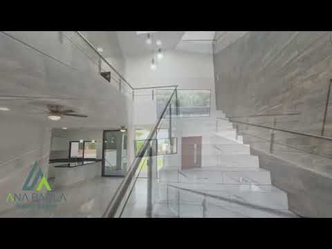 House for sale in the Burgos Bugambilia Subdivision,