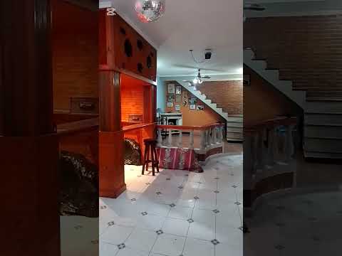 HOUSE FOR SALE  2-Bedroom Unit at the Back  7 Parking Spaces in Remedios de Escalada