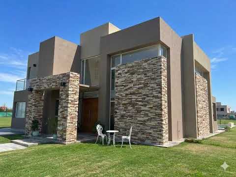 5-Room House for Sale in the Lagos de San Eliseo Neighborhood