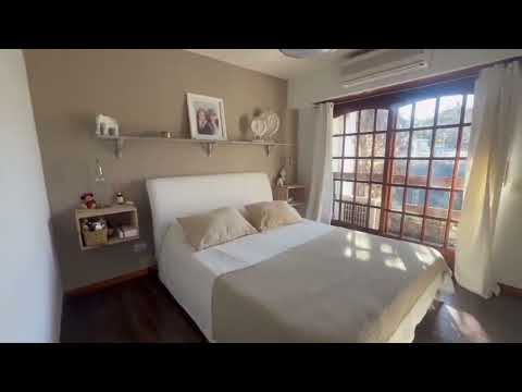 6-Bedroom House for Sale with Pool, Garden, and Barbecue Area - Covered Garage - Victoria