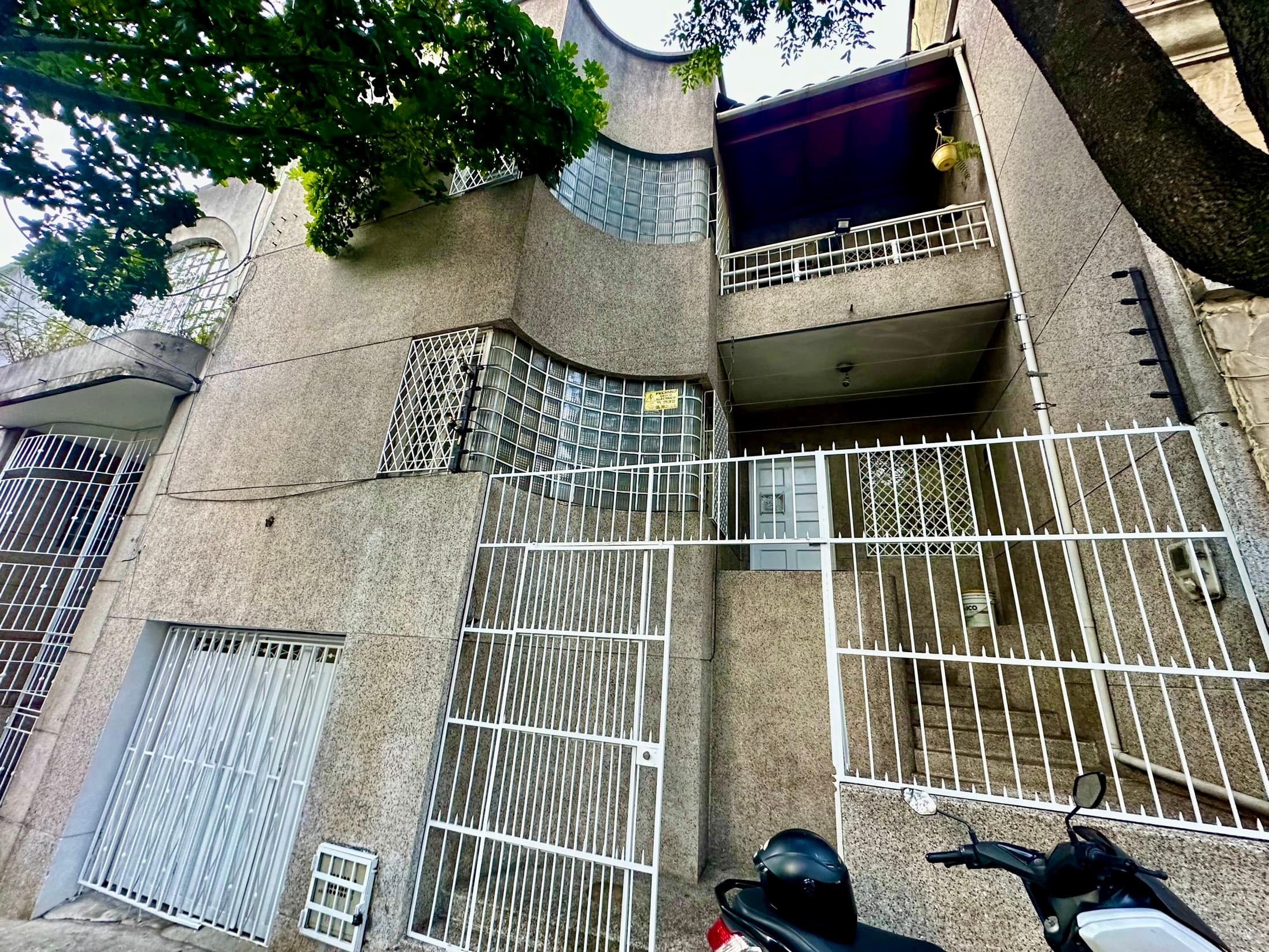 House for Sale in the Prado Centro Neighborhood, Medellín—Investment Opportunity