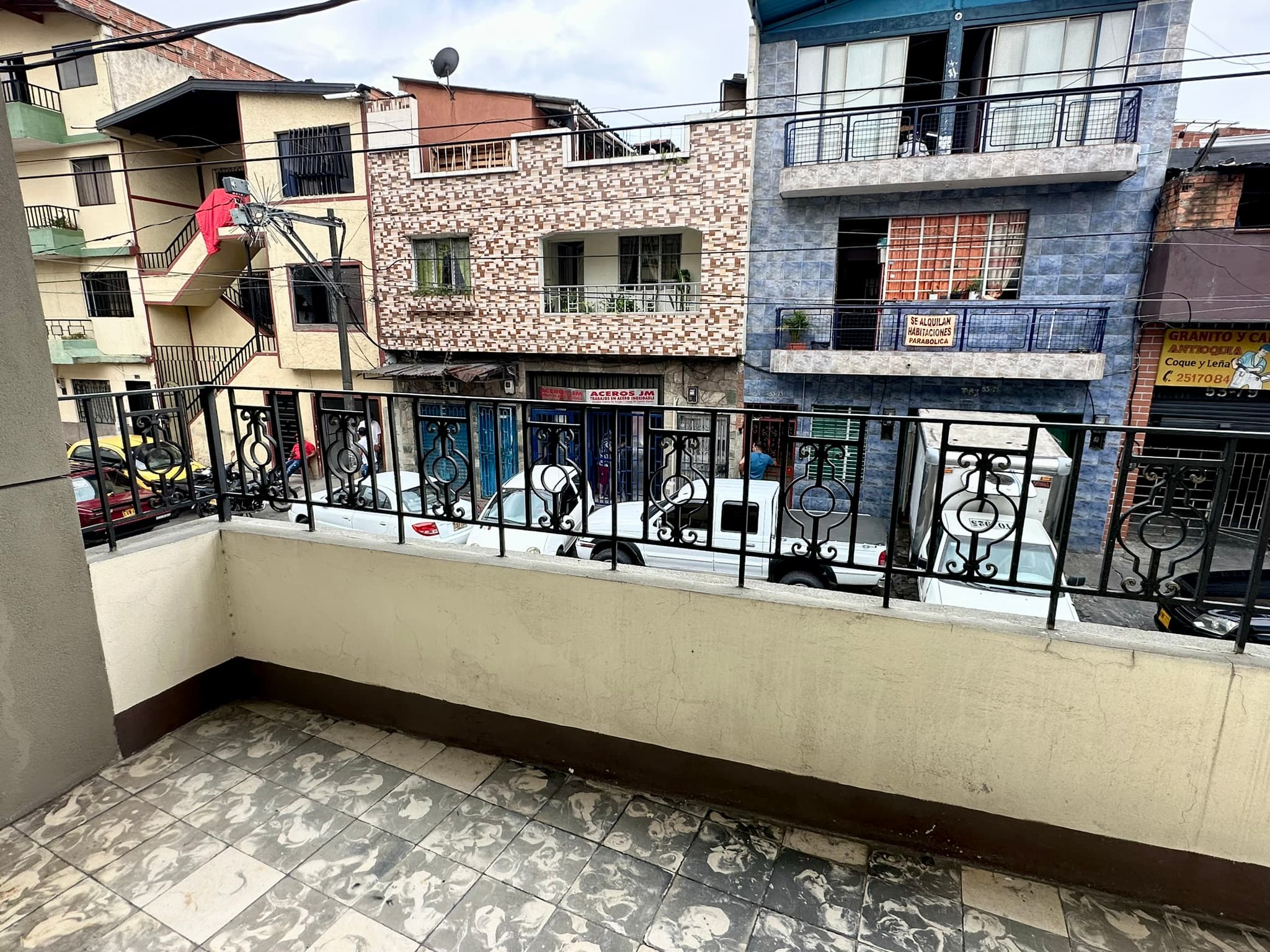 Two-Bedroom House for Rent in the Jesús Nazareno-Chagualo Neighborhood, Medellín
