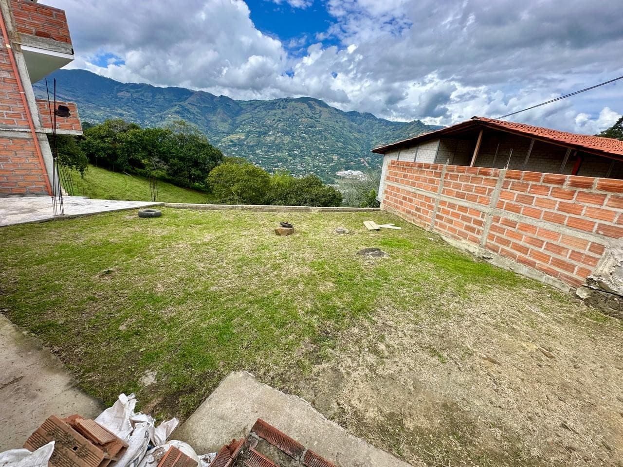 Gray House Under Construction with Lot for Sale in Girardota, El Totumo Neighborhood