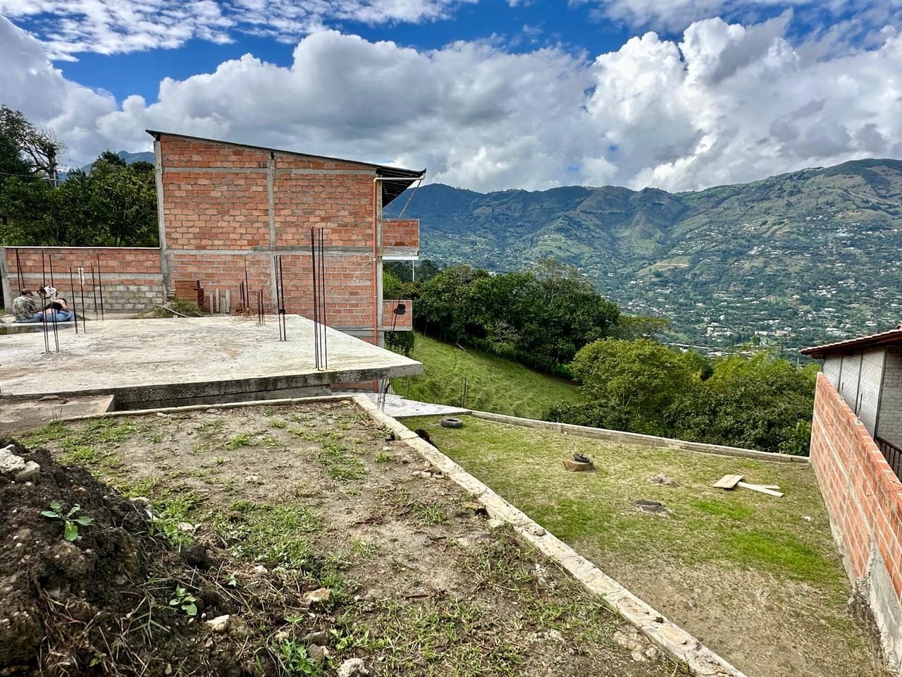 Gray House Under Construction with Lot for Sale in Girardota, El Totumo Neighborhood