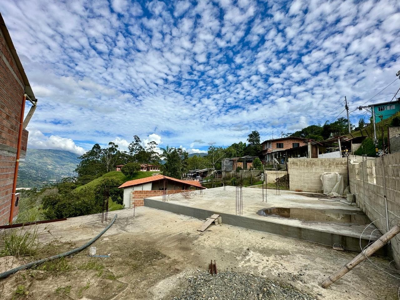 Gray House Under Construction with Lot for Sale in Girardota, El Totumo Neighborhood