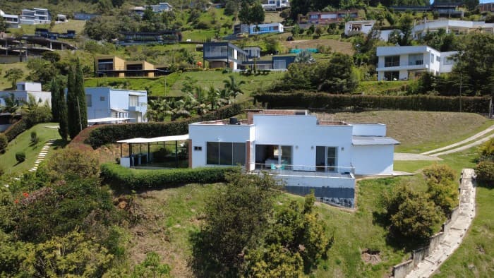 HOUSE FOR SALE, NORTH AMERICA AREA - BELLO