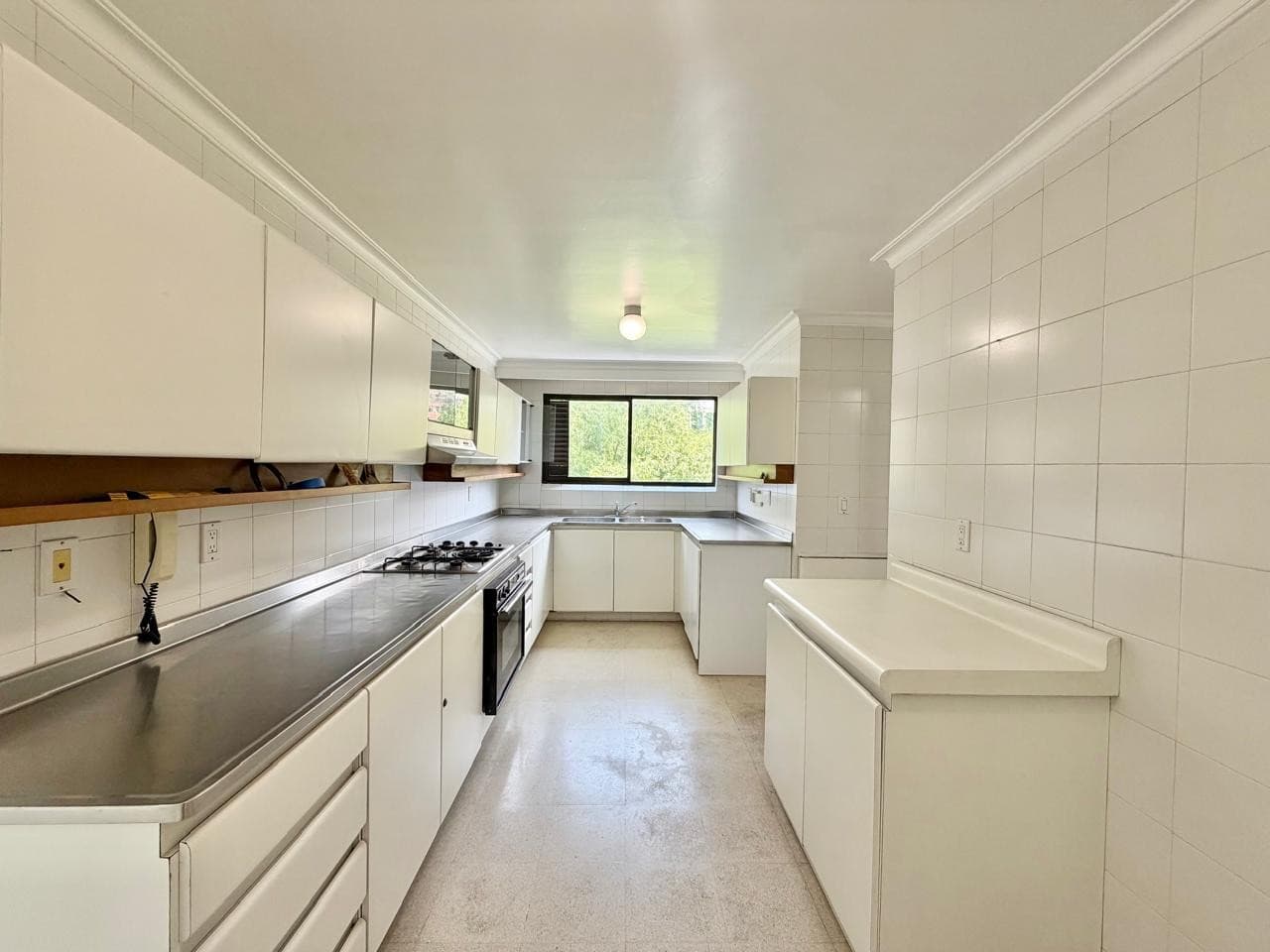 Apartamento En Venta, Sector La Florida - El Poblado(OPORTUNIDAD PARA REMODELAR)
