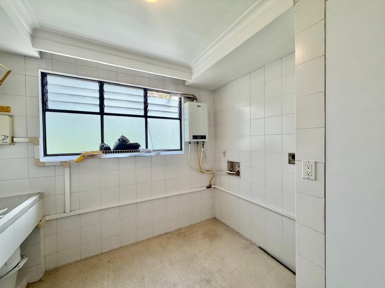 Apartment for Sale, La Florida - El Poblado Area (OPPORTUNITY TO RENOVATE)