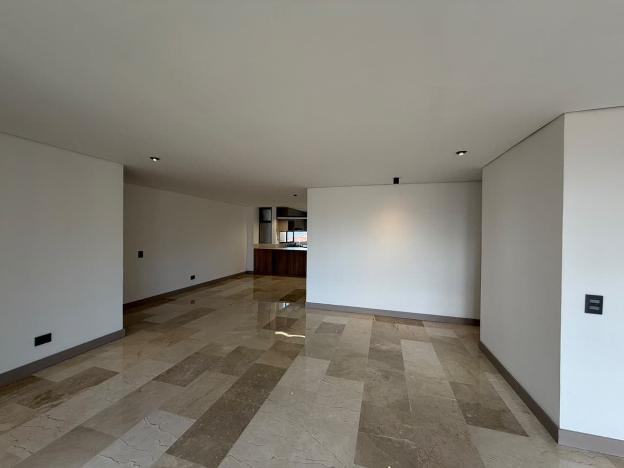 Apartment for Rent - Loma de los Parras Neighborhood, Poblado