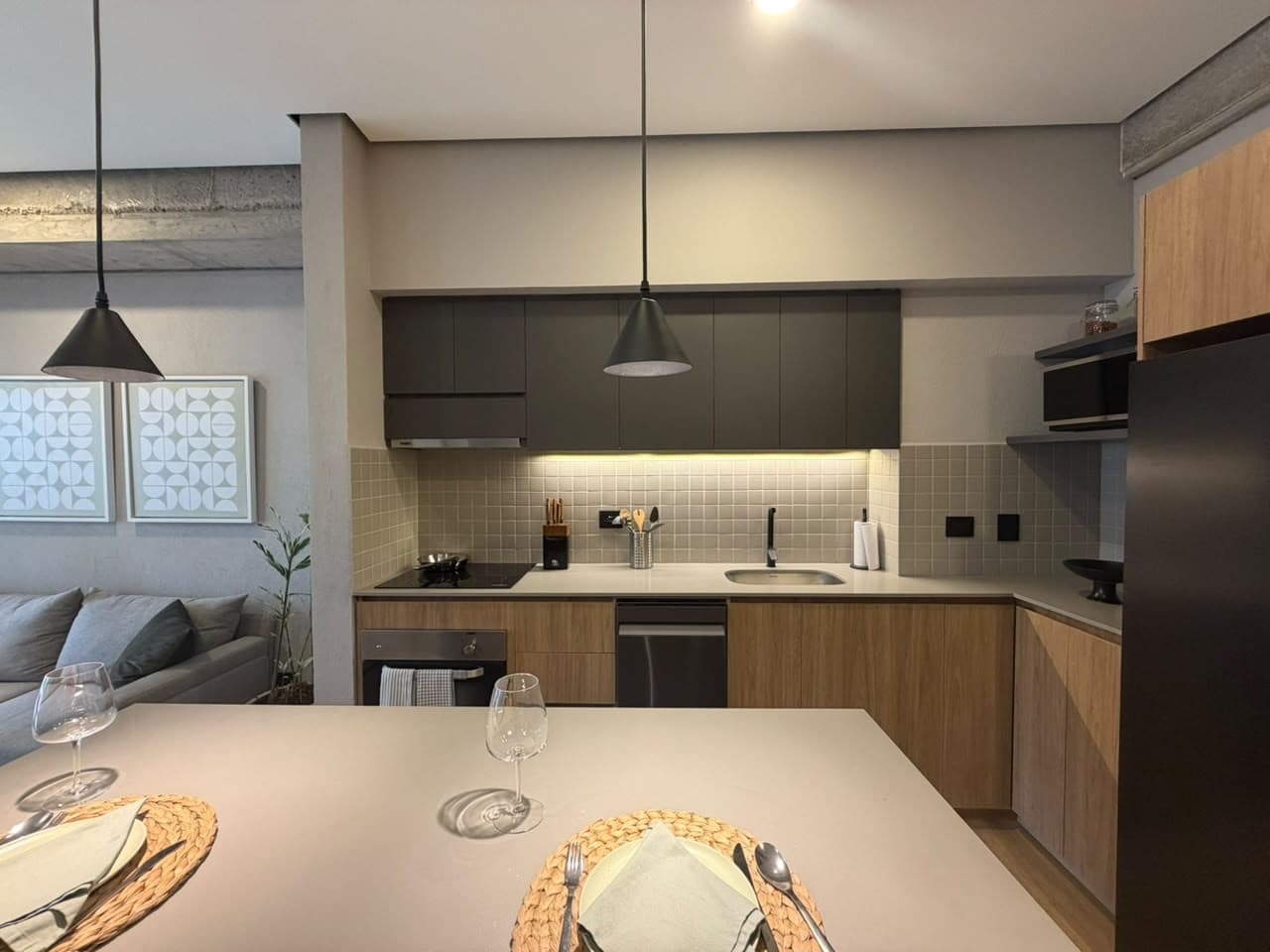Apartaestudio En Arriendo - Sector Cuidad Del Rio, Poblado