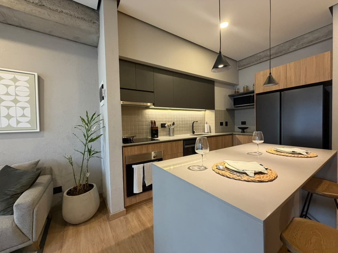 Apartaestudio En Arriendo - Sector Cuidad Del Rio, Poblado