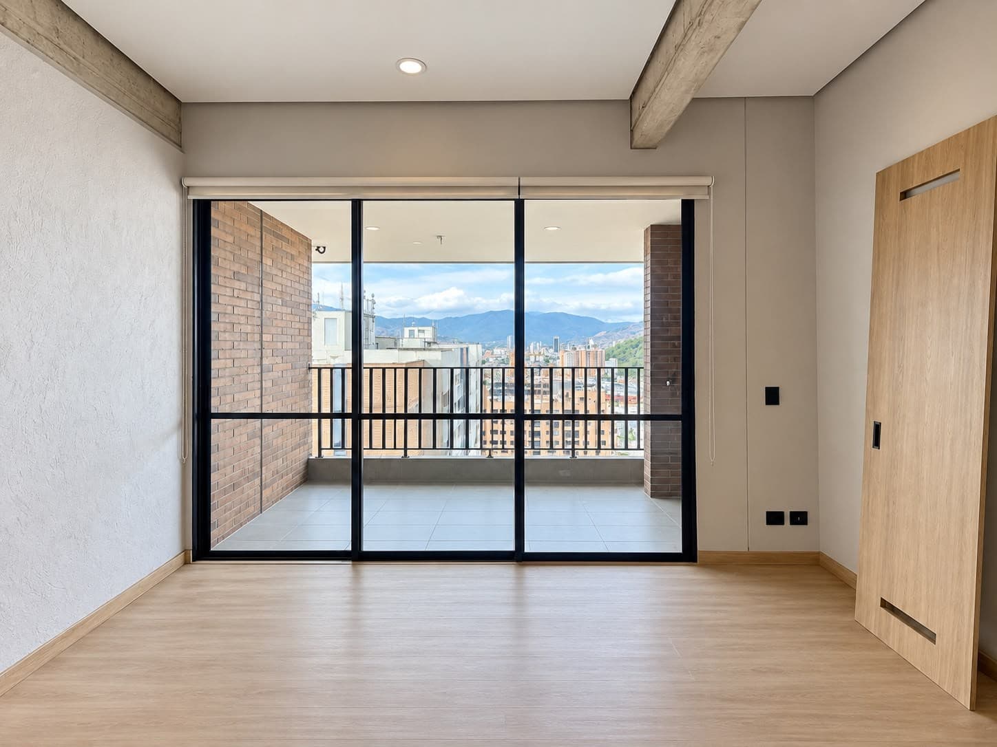 Apartamento En Arriendo Amoblado - Sector Cuidad Del Rio, Poblado