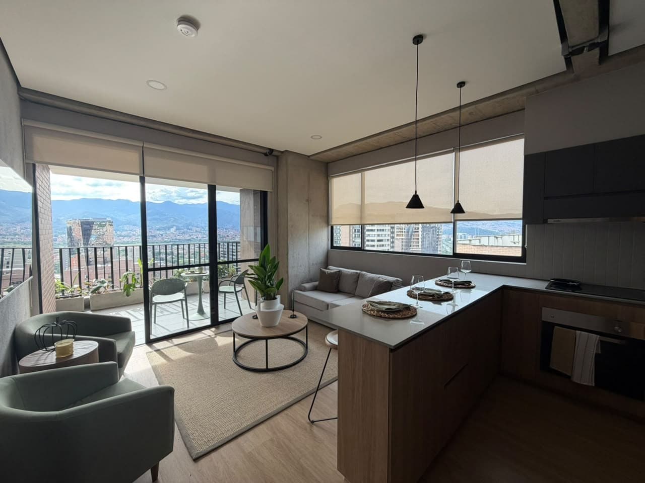 Apartamento En Arriendo - Sector Cuidad Del Rio, Poblado
