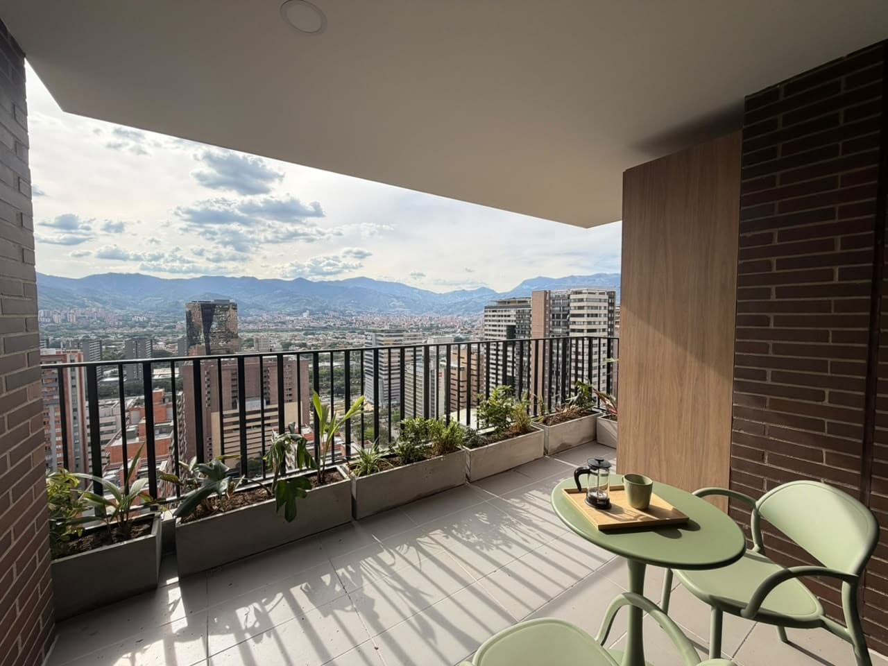 Apartamento En Arriendo - Sector Cuidad Del Rio, Poblado
