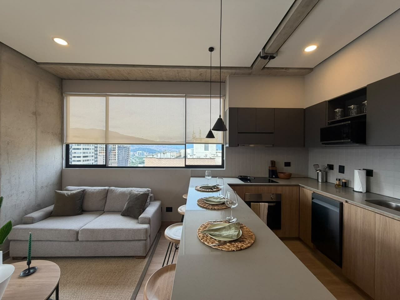 Apartamento En Arriendo - Sector Cuidad Del Rio, Poblado
