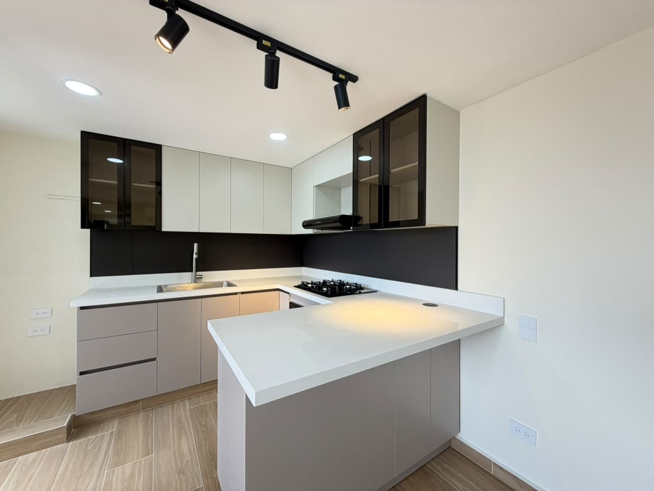 Apartment for Rent - Los Puertos Bello Area