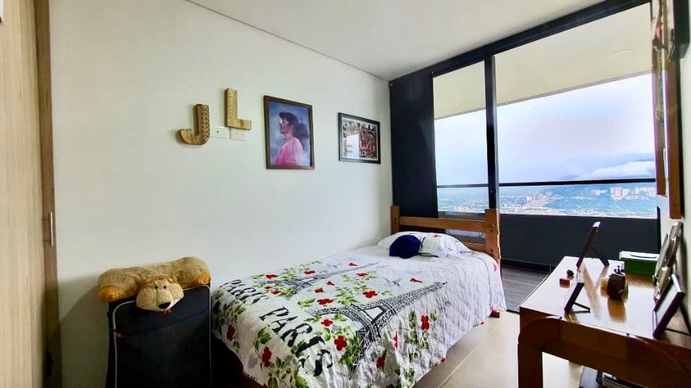 Apartment for Sale in Medellín, Las Palmas Neighborhood, Poblado, Near the Oriente Tunnel
