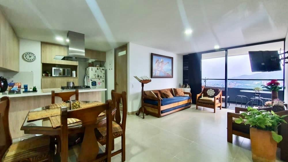 Apartment for Sale in Medellín, Las Palmas Neighborhood, Poblado, Near the Oriente Tunnel