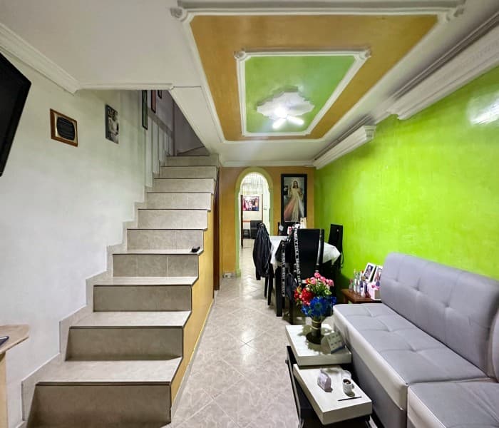 House for Sale in the La Gran Avenida Neighborhood, Bello