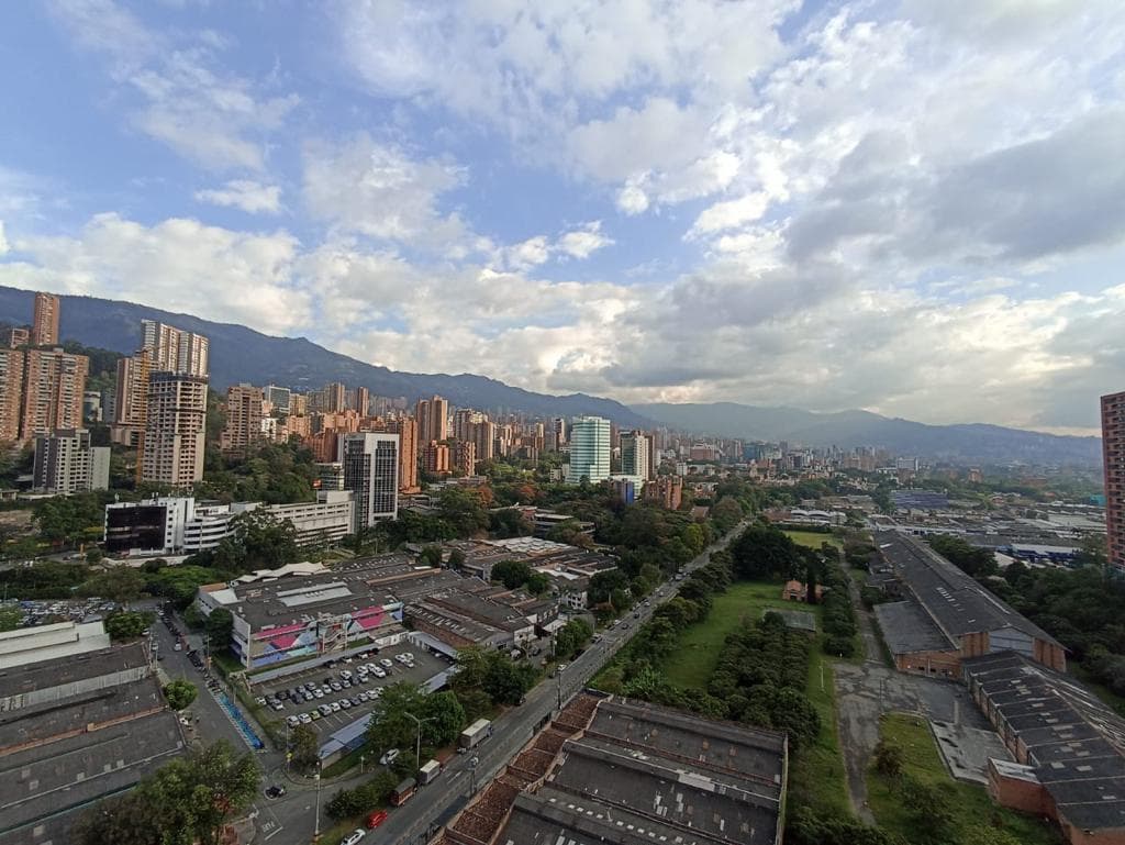 Apartment for Rent, Ciudad del Río Area, Poblado—La Riviere Complex