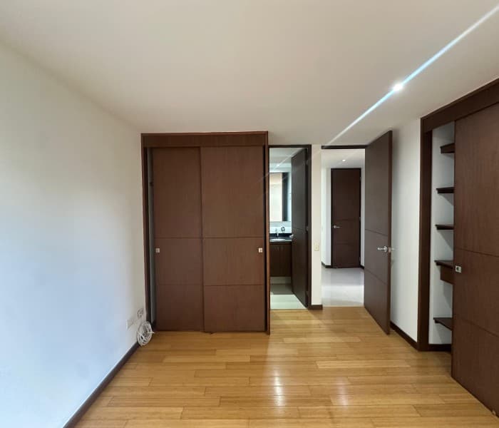 Apartment for Rent, Ciudad del Río Area, Poblado—Parque Central Complex