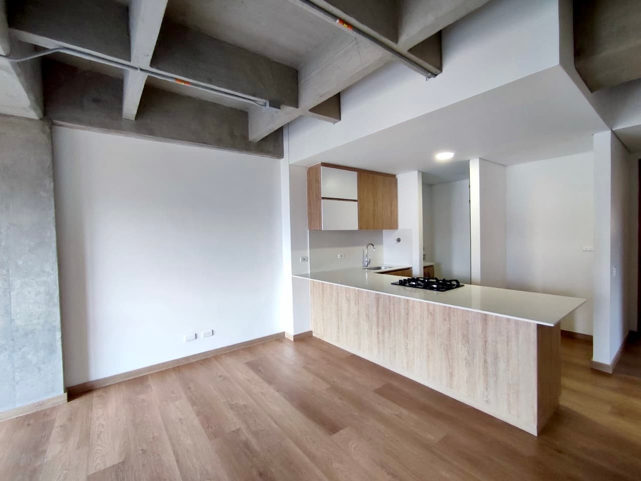 Apartment for Rent in the Las Orquideas Neighborhood, Envigado—Kardinal 42 Unit