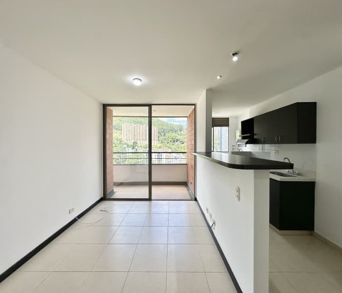 Apartment for Sale in the Loma del Indio Neighborhood, Poblado, Medellín—Entrepalmas San Diego Complex