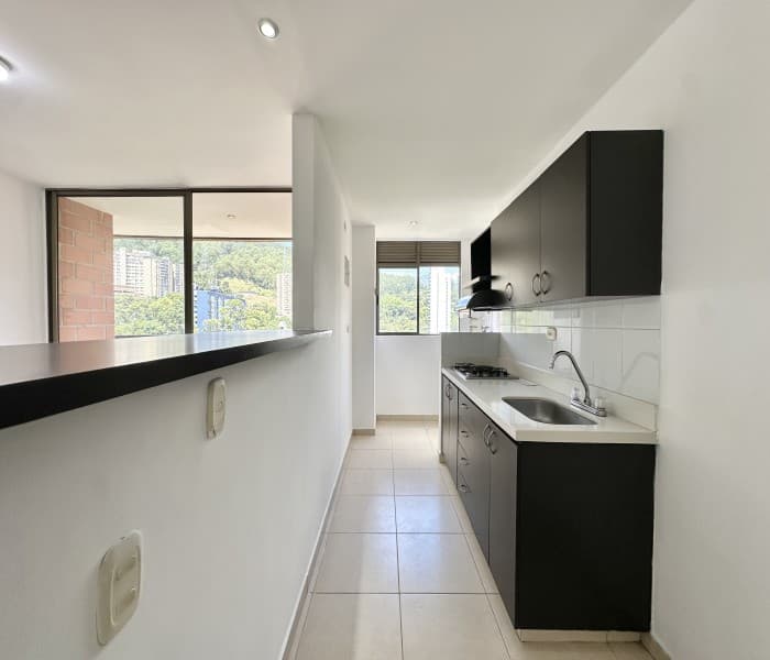 Apartment for Sale in the Loma del Indio Neighborhood, Poblado, Medellín—Entrepalmas San Diego Complex