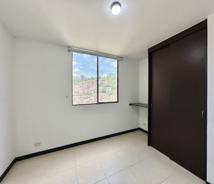Apartment for Sale in the Loma del Indio Neighborhood, Poblado, Medellín—Entrepalmas San Diego Complex