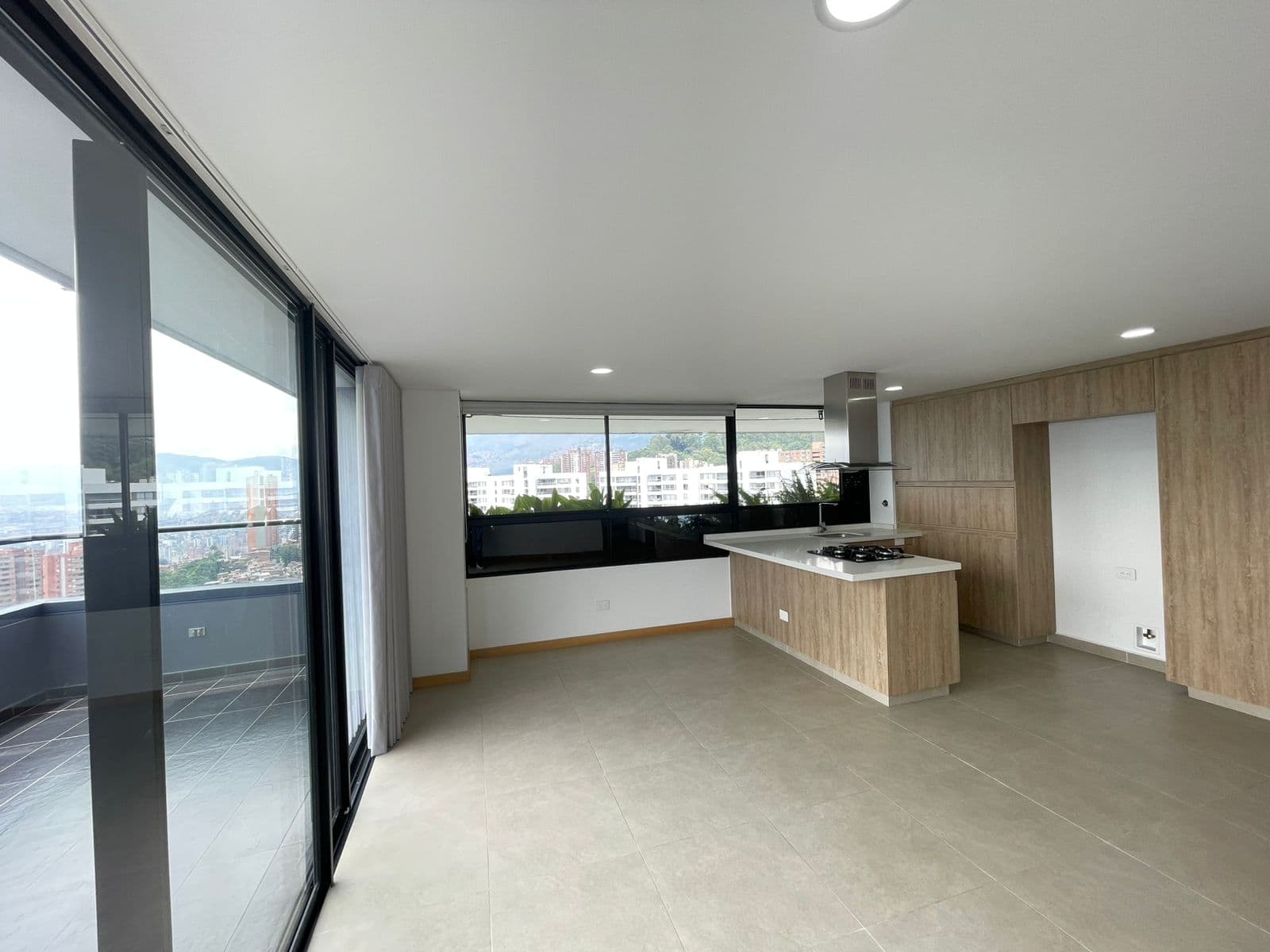 Apartment for Rent, Las Palmas Neighborhood, Poblado—Bosque Santo Complex
