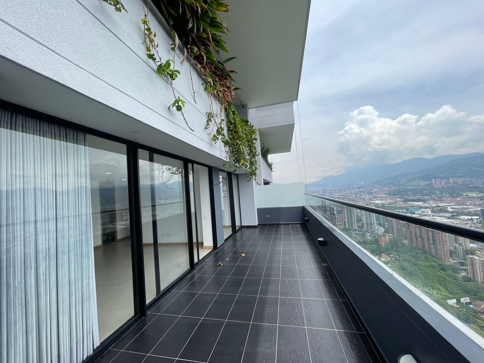 Apartment for Rent, Las Palmas Neighborhood, Poblado—Bosque Santo Complex