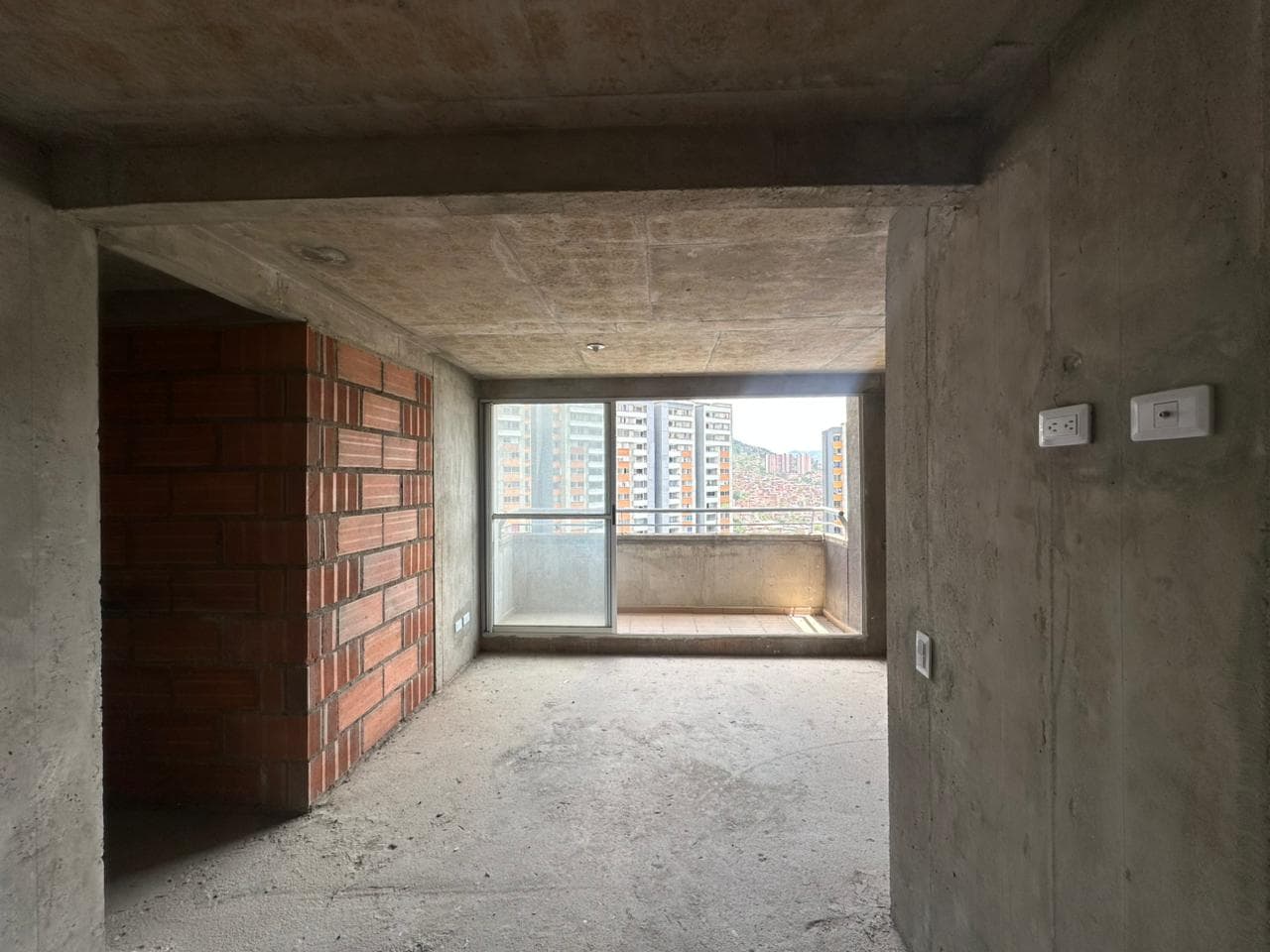 Apartment for Sale, Needs Renovation, San Gabriel - Bello Area, Nogales Development
