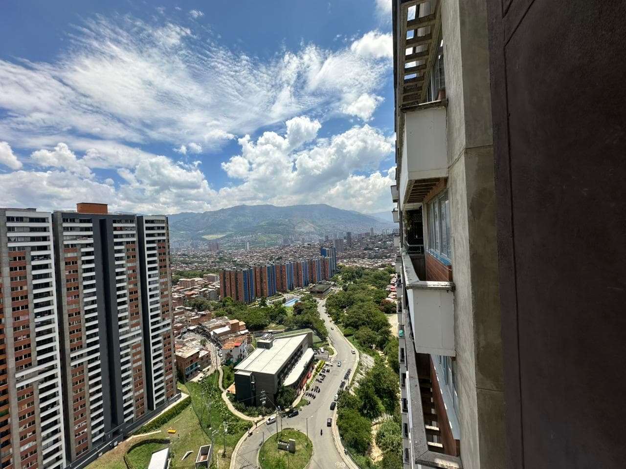 Apartment for Sale, Needs Renovation, San Gabriel - Bello Area, Nogales Development