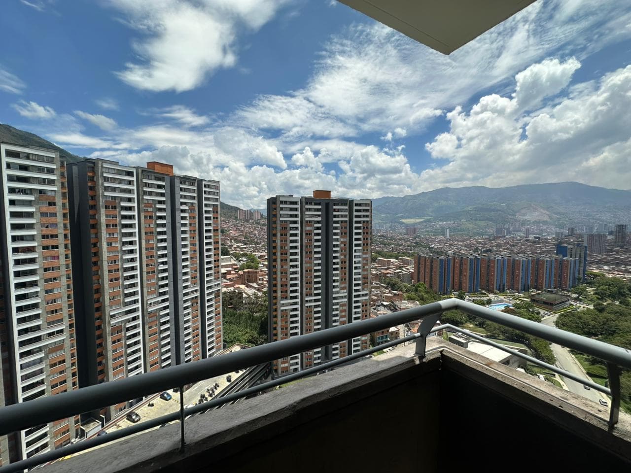Apartment for Sale, Needs Renovation, San Gabriel - Bello Area, Nogales Development